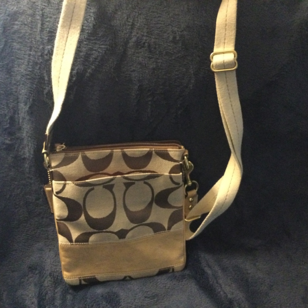 Coach - Picture 3 of 5